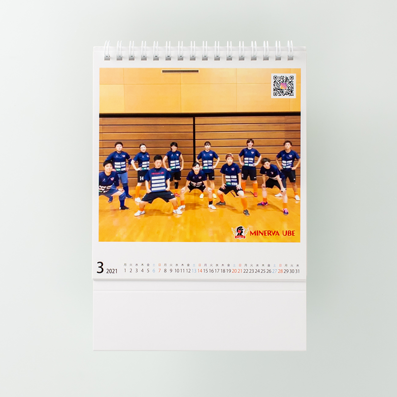 「女子フットサルチーム　ミネルバ宇部 様」製作のオリジナルカレンダー ギャラリー写真1