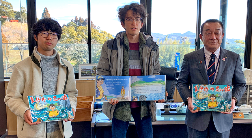 環境保護をテーマにした絵本と活用の様子
